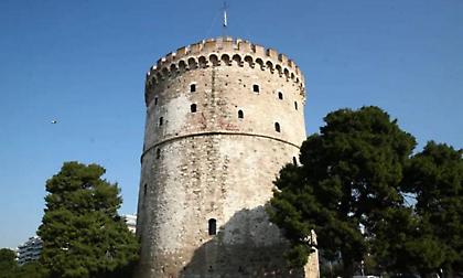 Θεσσαλονίκη: Βγήκε στο μπαλκόνι και... απειλούσε περίοικους με κυνηγετικά όπλα