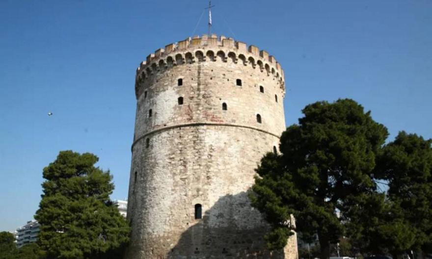 Θεσσαλονίκη: Βγήκε στο μπαλκόνι και... απειλούσε περίοικους με κυνηγετικά όπλα