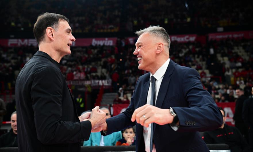 Το βίντεο του sport-fm.gr με τον ενθουσιασμό του Γιασικεβίτσιους όταν είδε τον Μπαρτζώκα και τον θερμό εναγκαλισμό τους