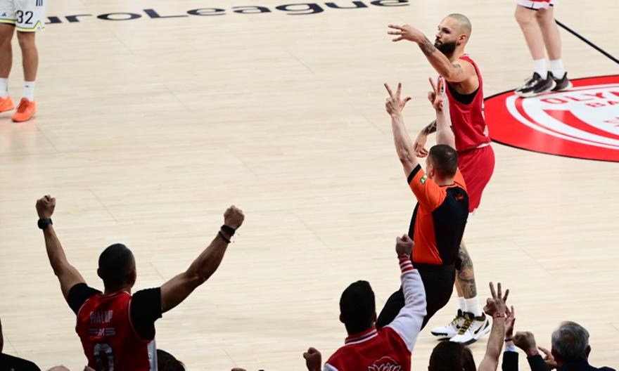 Ασταμάτητος Φουρνιέ με 17 πόντους στο πρώτο ημίχρονο κόντρα στη Φενέρμπαχτσε!