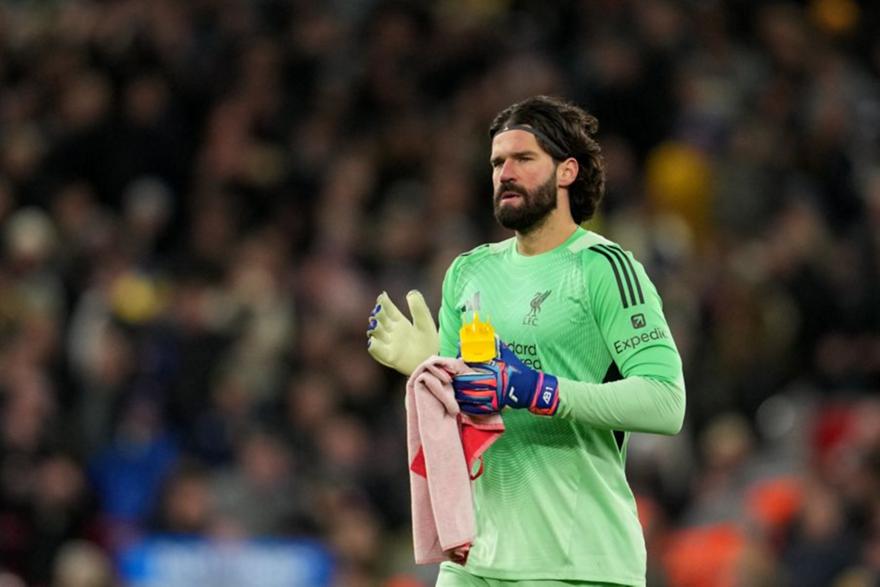 Κάτοικος Λίβερπουλ θα παραμείνει ο Άλισον για ακόμη μία σεζόν