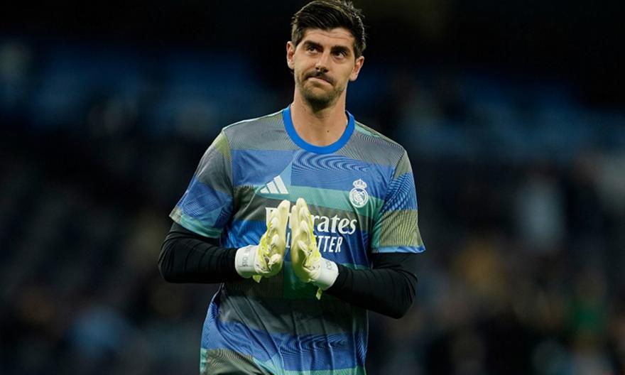 Αναγκαστική αλλαγή για Ρεάλ: Ο Κουρτουά ένιωσε ενόχληση και ο Λούνιν μπήκε στο ημίχρονο