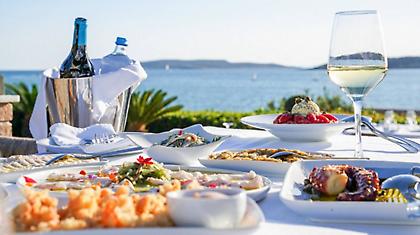 Φάγαμε στον Λάμπρο, το all time classic εστιατόριο για ψάρι στη Βουλιαγμένη