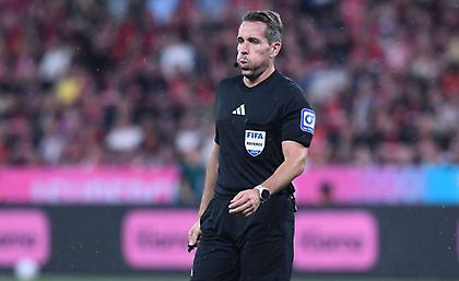 «Πού είναι ο Στίλερ, αυτός ο ηλίθιος;»: Το επεισοδιακό βράδυ του Γερμανού που θα σφυρίξει το Μπέτις-Παναθηναϊκός