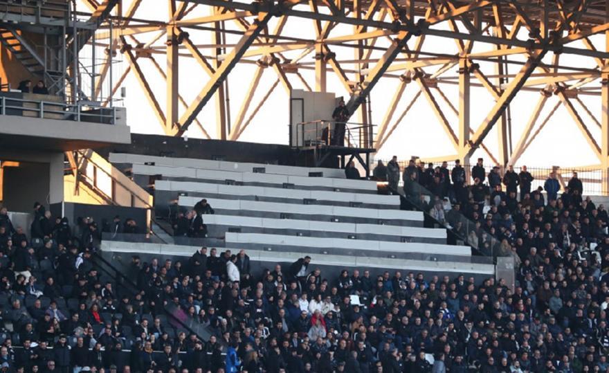 Δεν κλήθηκε σε απολογία ο ΠΑΟΚ από την Super League για το «ντου» στα δημοσιογραφικά