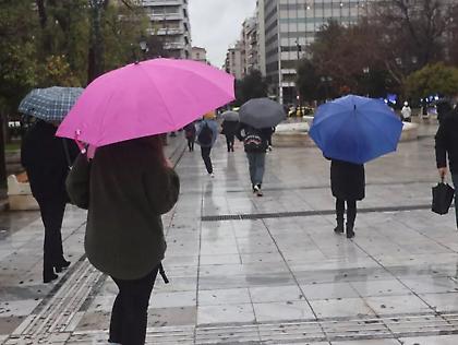 Καιρός: Νεφώσεις με τοπικές βροχές σήμερα, χωρίς αξιόλογη μεταβολή η θερμοκρασία