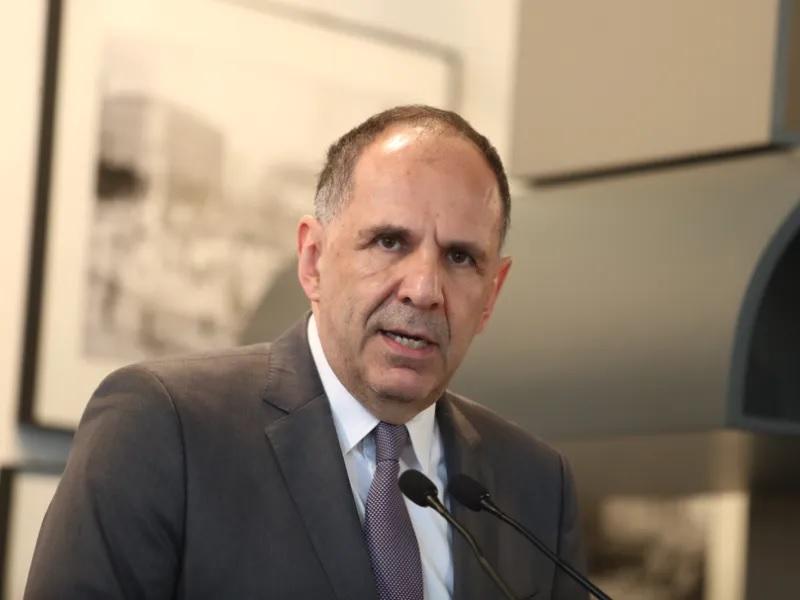 Γεραπετρίτης: «Όχι» σε ξεχωριστές συμφωνίες για είσοδο και έξοδο πλοίων από το Στενό του Ορμούζ