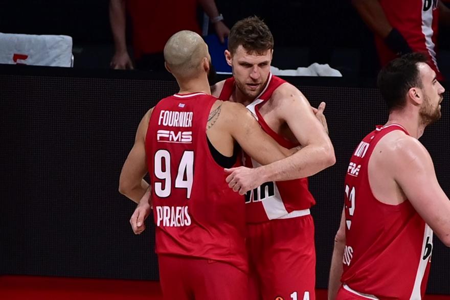 Ζέρβας: «Με εμφανίσεις όπως η χθεσινή, ο Ολυμπιακός μπορεί να είναι μεγάλος διεκδικητής της Ευρωλίγκας»