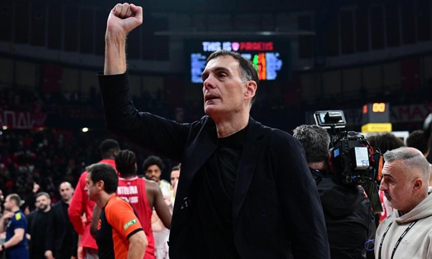 Μπαρτζώκας: «Εκπληκτικό παιχνίδι για 35 λεπτά - Εγώ νιώθω εξαντλημένος, σκεφτείτε τους παίκτες»