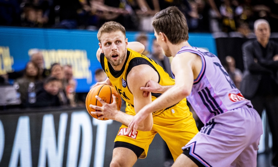 Άλμπα Βερολίνου-ΑΕΚ 