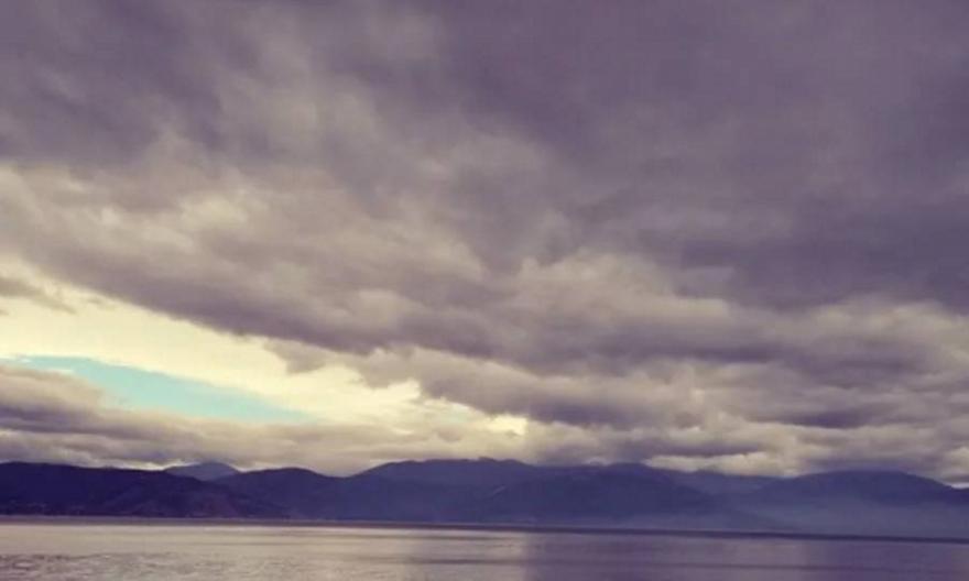 Καιρός: Πτώση θερμοκρασίας, βροχές και αφρικανική σκόνη