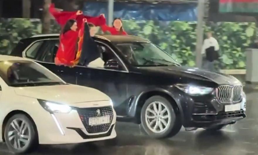 Τρέλα: Βγήκαν στους δρόμους να πανηγυρίσουν την κατάκτηση του Κόπα Άφρικα στα χαρτιά οι Μαροκινοί