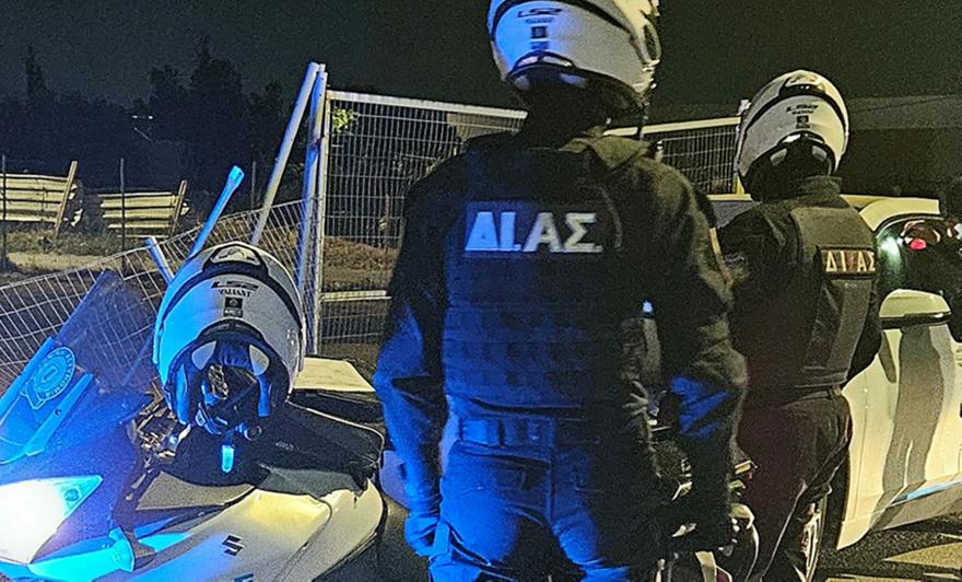 Συνελήφθη γνωστός τράπερ μετά από καταδίωξη