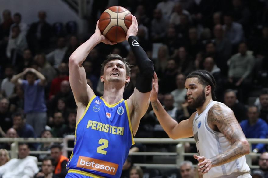 Βαν Τούμπεργκεν: «Να είναι τυχερή η τρίτη φορά με τον ΠΑΟΚ»