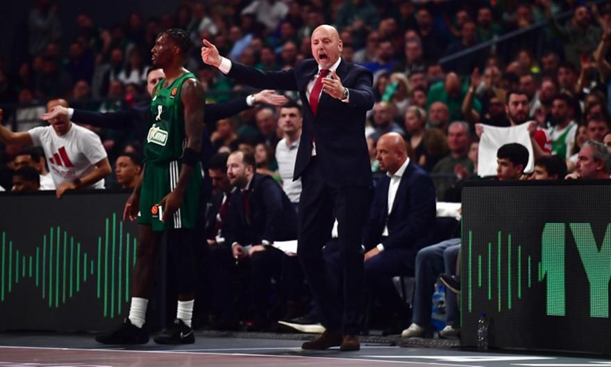 Ένταση ανάμεσα στον πάγκο του Ερυθρού Αστέρα και την εξέδρα - Για προκλήσεις κάνουν λόγο στον Παναθηναϊκό