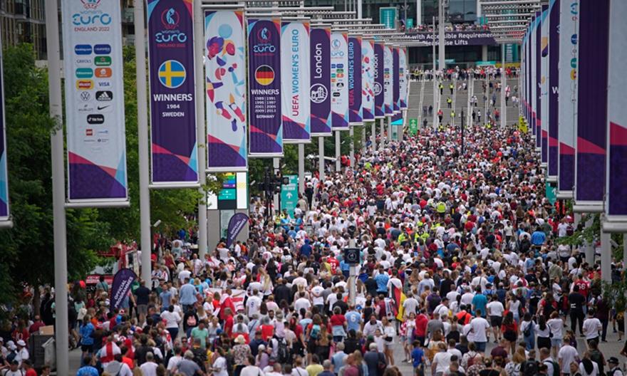 Η είσοδος χωρίς εισιτήριο στα γήπεδα γίνεται πλέον ποινικό αδίκημα σε Αγγλία και Ουαλία μετά το χάος του Euro 2020!