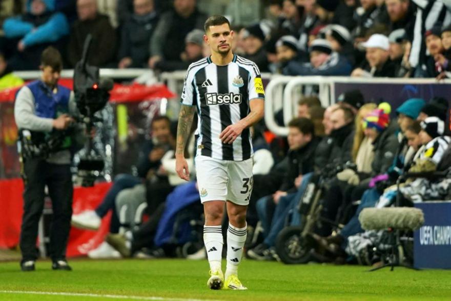 Ματιές της Μάντσεστερ Γιουνάιτεντ στον Μπρούνο Γκιμαράες