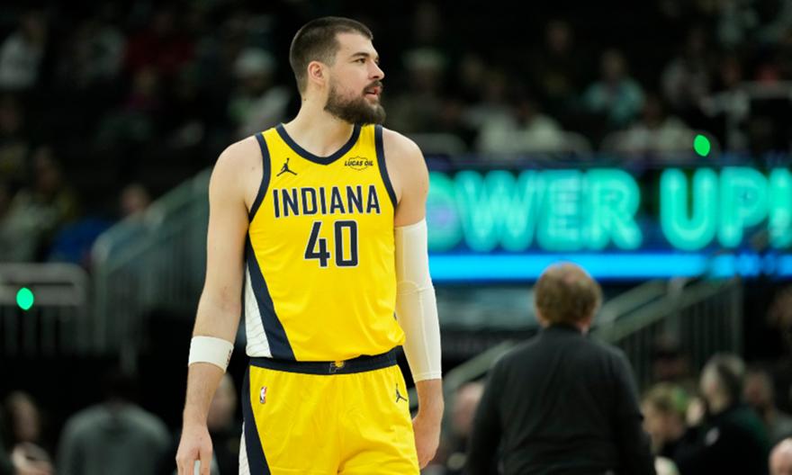 Κάταγμα στα πλευρά και τέλος η σεζόν για τον Ζούμπατς