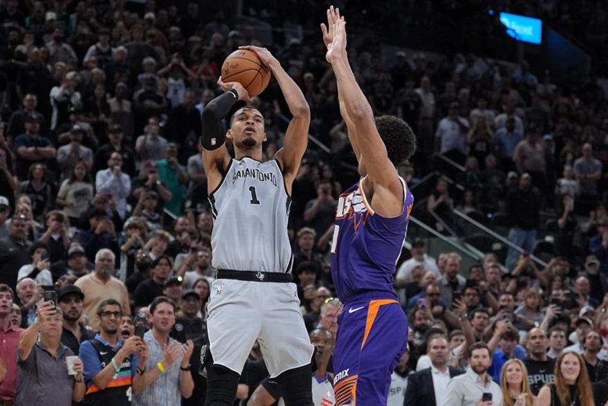 «Όργια» με 60άρα από Ντόντσιτς, λυτρωτής για Σπερς ο Γουεμπανιαμά