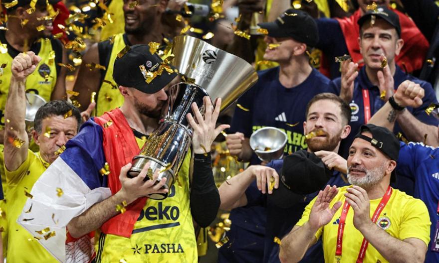 Αποθεώθηκε στην επιστροφή στην «Ulker Sports Arena» ο Γκούντουριτς: Το υπέροχο βίντεο της Φενέρμπαχτσε