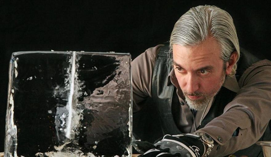 Από μπάρμαν έγινε εκατομμυριούχους πουλώντας παγάκια