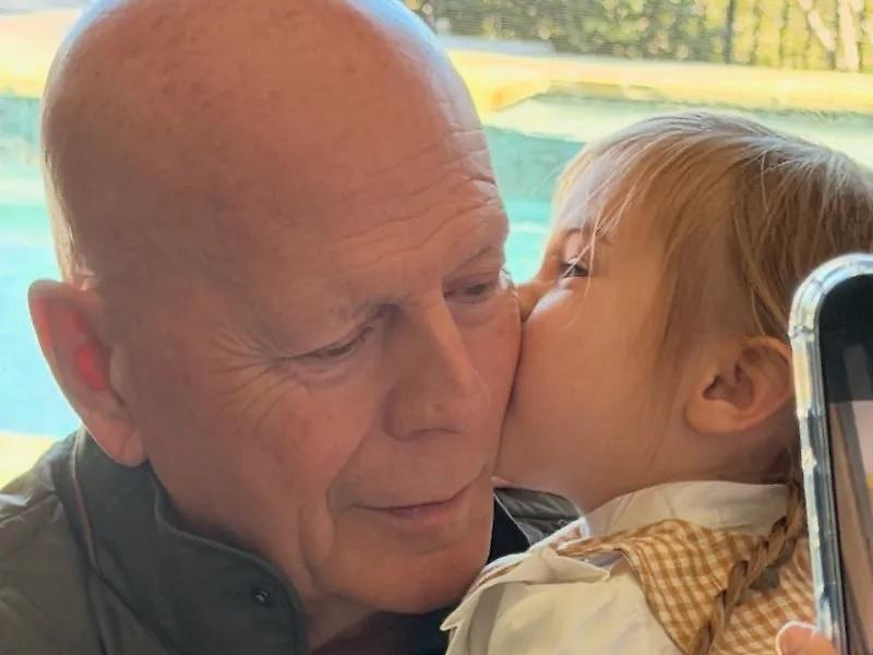 Η Ντέμι Μουρ συγκινεί: «Ανέβασε» φωτογραφία του Μπρους Γουίλις με την εγγονή του