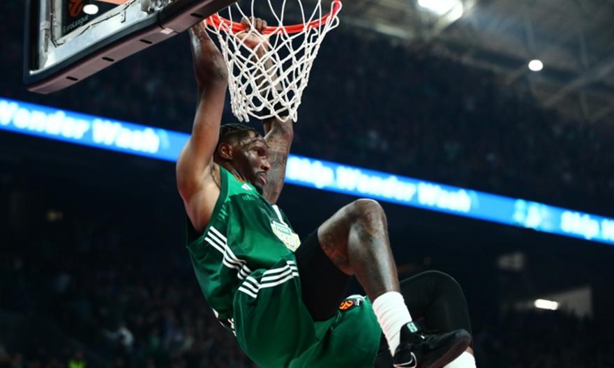 Το εντυπωσιακό βίντεο του Χέιζ-Ντέιβις από το ματς με Ερυθρό Αστέρα και η αντίδραση Γιαννακόπουλου