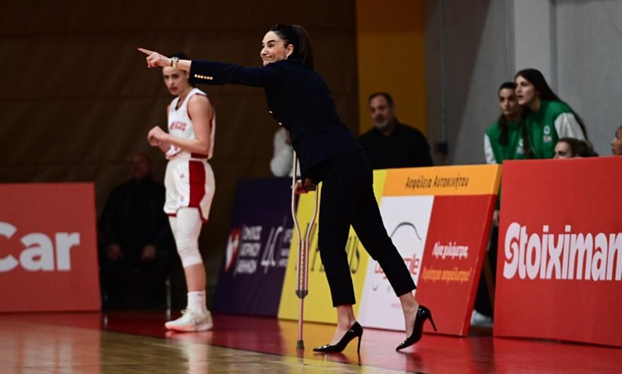 Πέταξε την πατερίτσα και δέχθηκε τεχνική ποινή η Σελέν Ερντέμ!