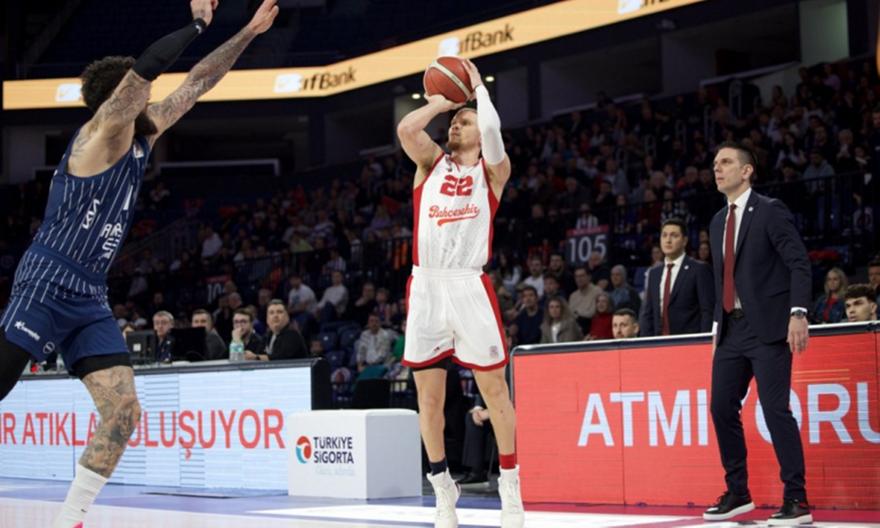 Ξέρανε την Εφές η Μπαχτσεσεχίρ με τρομερούς Φλιν και Κάβανο