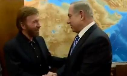 «Τώρα είμαστε ακατανίκητοι»: Όταν ο Μπενιαμίν Νετανιάχου συνάντησε τον Τσακ Νόρις