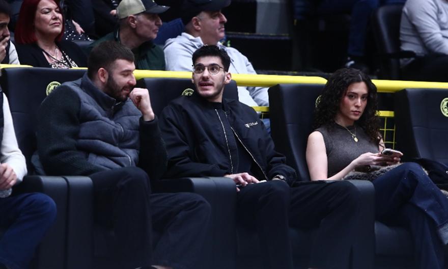 Στο γήπεδο του Αμαρουσίου Ρογκαβόπουλος και Καλαϊτζάκης για το ματς με τη Μύκονο