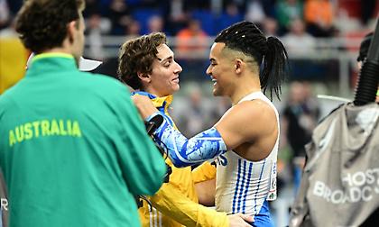 Σεβασμός ανάμεσα στους κορυφαίους: Χειροκρότησε τον Καραλή ο Ντουπλάντις, υπόκλιση από τον Έλληνα!