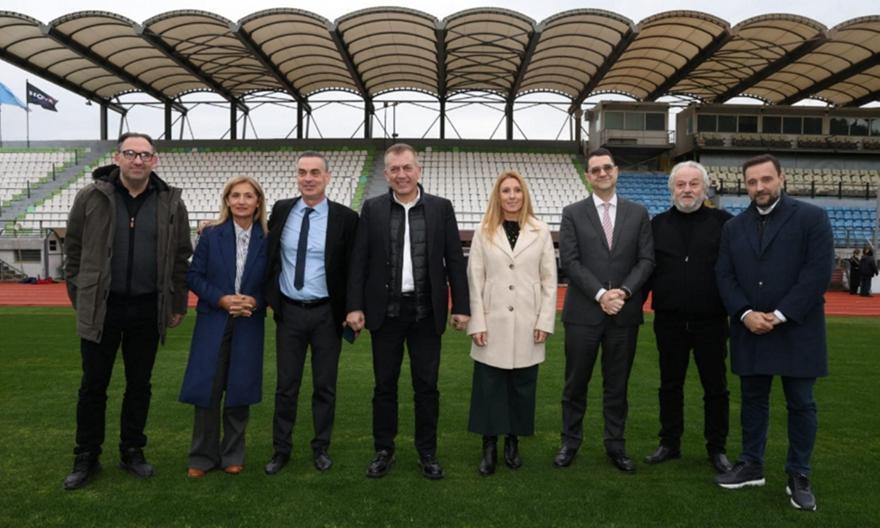 Ο Βρούτσης παρουσία Κομπότη ανακοίνωσε έργα αξίας 500.000 ευρώ στο γήπεδο του Λεβαδειακού