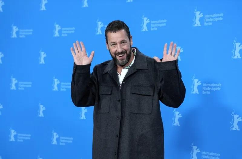 Forbes 2025: Στην κορυφή ο Άνταμ Σάντλερ με 48 εκατ. δολάρια - Οι Μίδες του Χόλιγουντ