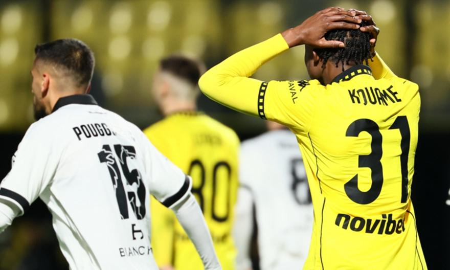 Χαμός στο Βικελίδης μετά το δεύτερο γκολ του ΟΦΗ: Συνθήματα κατά του Καρυπίδη και των παικτών του Άρη!