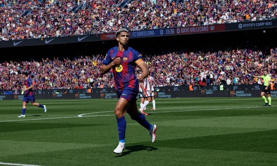 Αντίπαλος ΑΕΚ: Λύγισε την εξαιρετική Ράγιο Βαγιεκάνο και περιμένει... δώρο από το ντέρμπι η Μπαρτσελόνα!