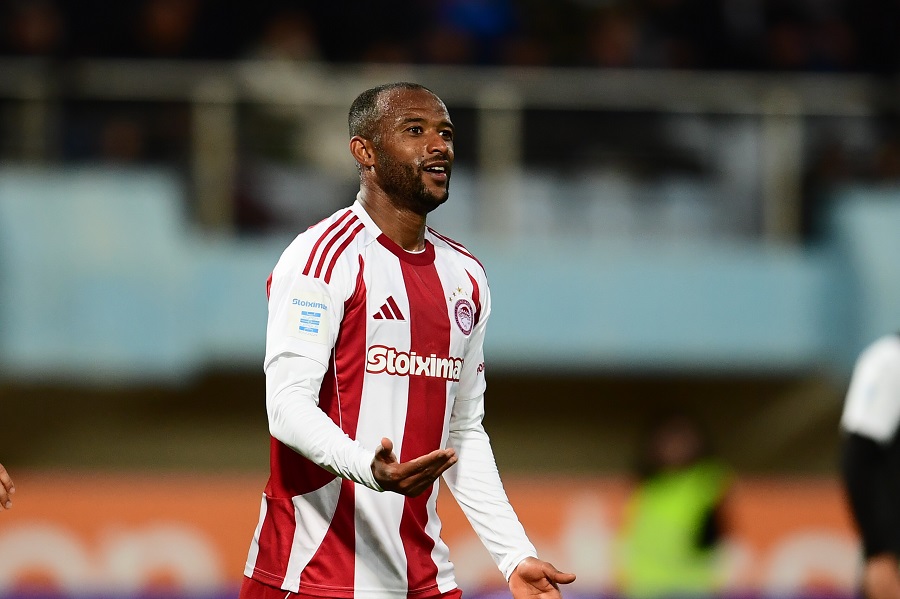 Ολυμπιακός: Όταν ποντάρεις για το γκολ σε έναν φορ που δύο μήνες δεν σκοράρει…