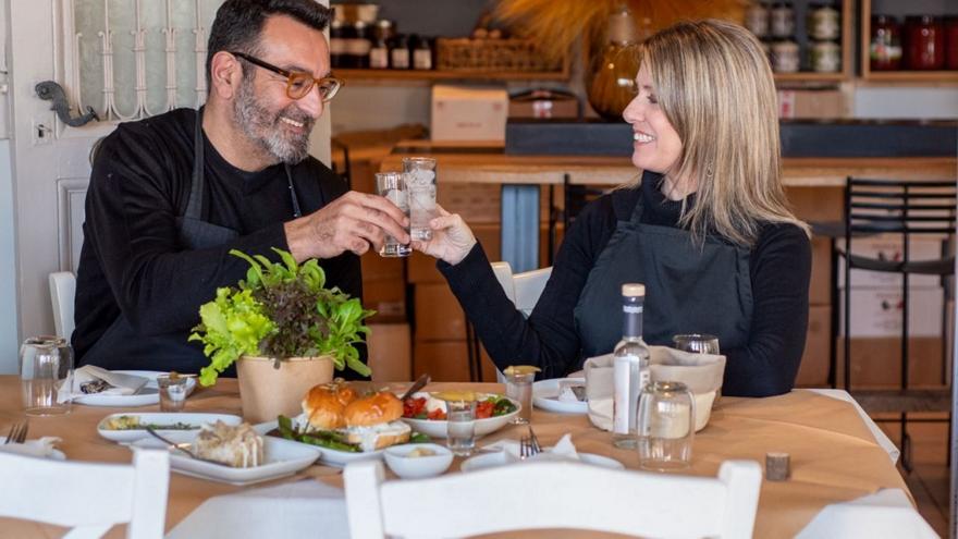 Delio Food Hub: Tι είναι η delicatesseria που άνοιξε μόλις στην Καλλιθέα;