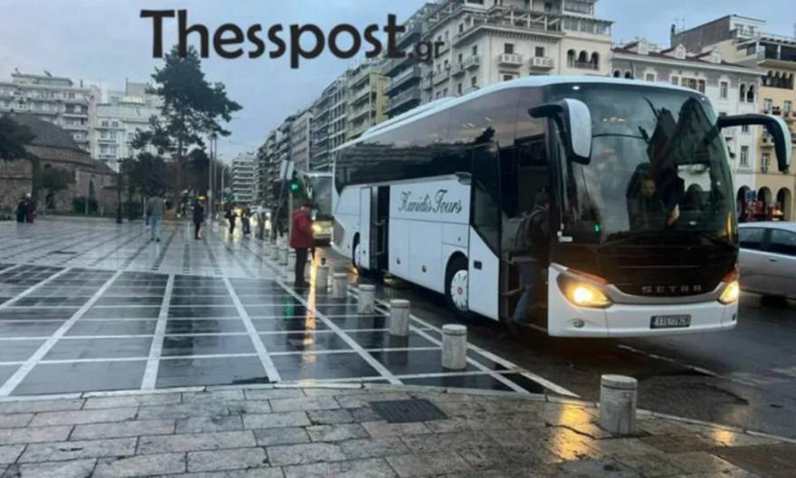 Τέμπη: Με λεωφορεία στη Λάρισα φοιτητές, εργαζόμενοι, συνταξιούχοι – «Δεν θα μπορούσαμε να λείπουμε σήμερα»