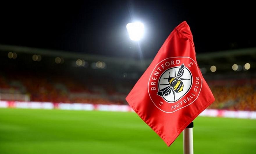 Αιμόφυρτοι παίκτες της Μπρέντφορντ μετά από διάσωση σε ρατσιστική επίθεση!