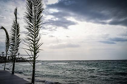 Αυξημένες νεφώσεις με τοπικές βροχές το σκηνικό του καιρού σήμερα