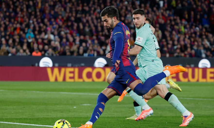 Διατεθειμένη να πουλήσει τον Φεράν Τόρες η Μπαρτσελόνα, πρώτος στόχος της ο Χούλιαν Άλβαρες