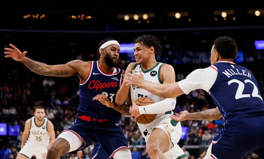 Από το κακό, στο χειρότερο οι Μπακς, κατατροπώθηκαν από τους Κλίπερς - Πάρτι των Σπερς στο Μαϊάμι