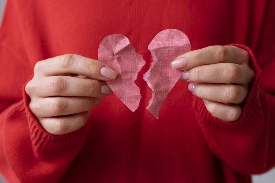 Απρίλιος: Για 4 ζώδια αυτός ο μήνας θα φέρει κρίση και χωρισμό