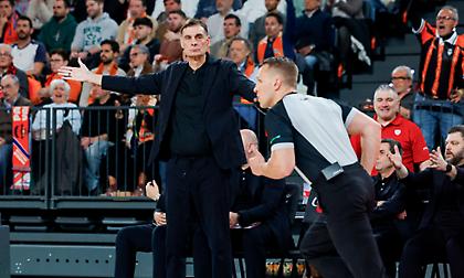 Μπαρτζώκας: «Είχαμε αρκετές ευκαιρίες να τελειώσουμε το παιχνίδι, αλλά το χάσαμε σε μία φάση»