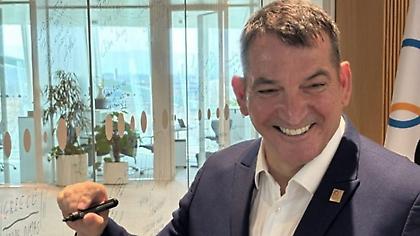 Ο Πύρρος Δήμας υπέγραψε στον Τοίχο των Ολυμπιονικών