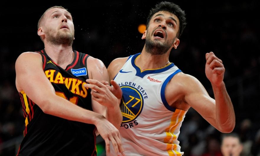 Μένει στους Γουόριορς με νέο δεκαήμερο συμβόλαιο ο Γιούρτσεβεν!