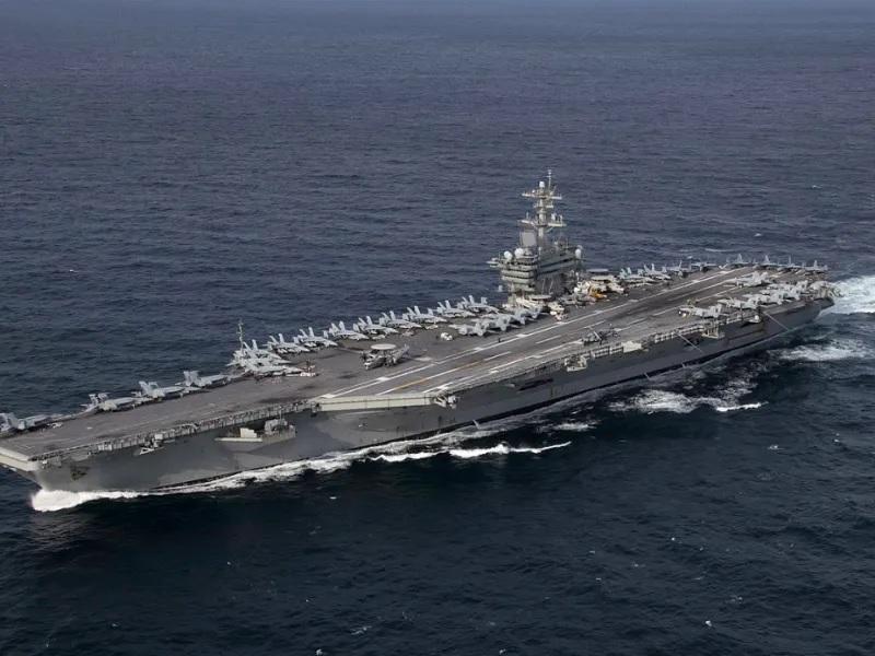 Το Ιράν λέει ότι εκτόξευσε πυραύλους προς την κατεύθυνση του USS «Abraham Lincoln»