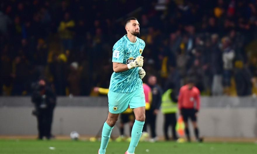 Βασικός για την Πολωνία ο Κεντζιόρα, στο αρχικό σχήμα για την Αλβανία ο Στρακόσα - Στον πάγκο ο Πήλιος