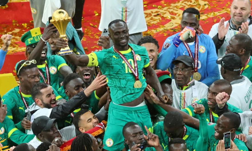 Η εθνική Σενεγάλης θα παρουσιάσει το τρόπαιο του Κυπέλλου Εθνών Αφρικής, σε φιλικό της στο Παρίσι!